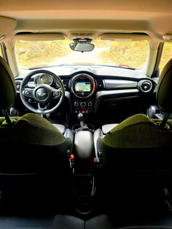 MINI 3 Portas 2015 - 15990 EUR, 138000 km - 138000km - foto 28 de 39