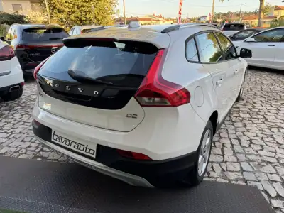 Volvo V40 Cross Country 2014 - 13500 EUR, 149000 km - AUTO.MOTO.pt - 149000km - foto 7 de 34