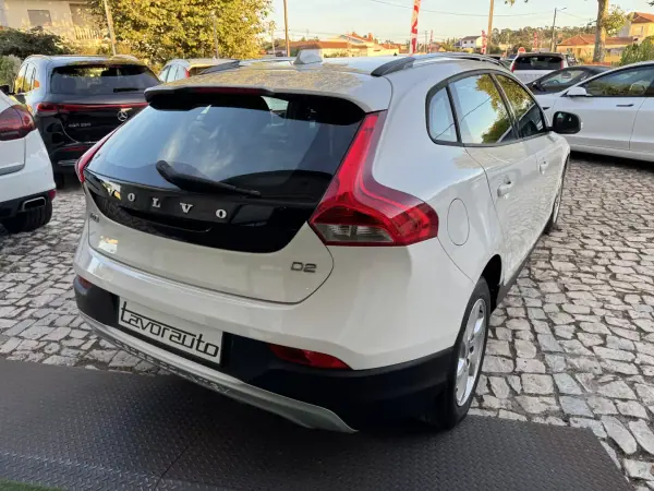 Volvo V40 Cross Country 2014 - 13500 EUR, 149000 km - AUTO.MOTO.pt - 149000km - foto 7 de 34