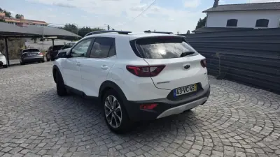 Kia Stonic 2018 - 13490 EUR, 71000 km - AUTO.MOTO.pt - 71000km - foto 2 de 5