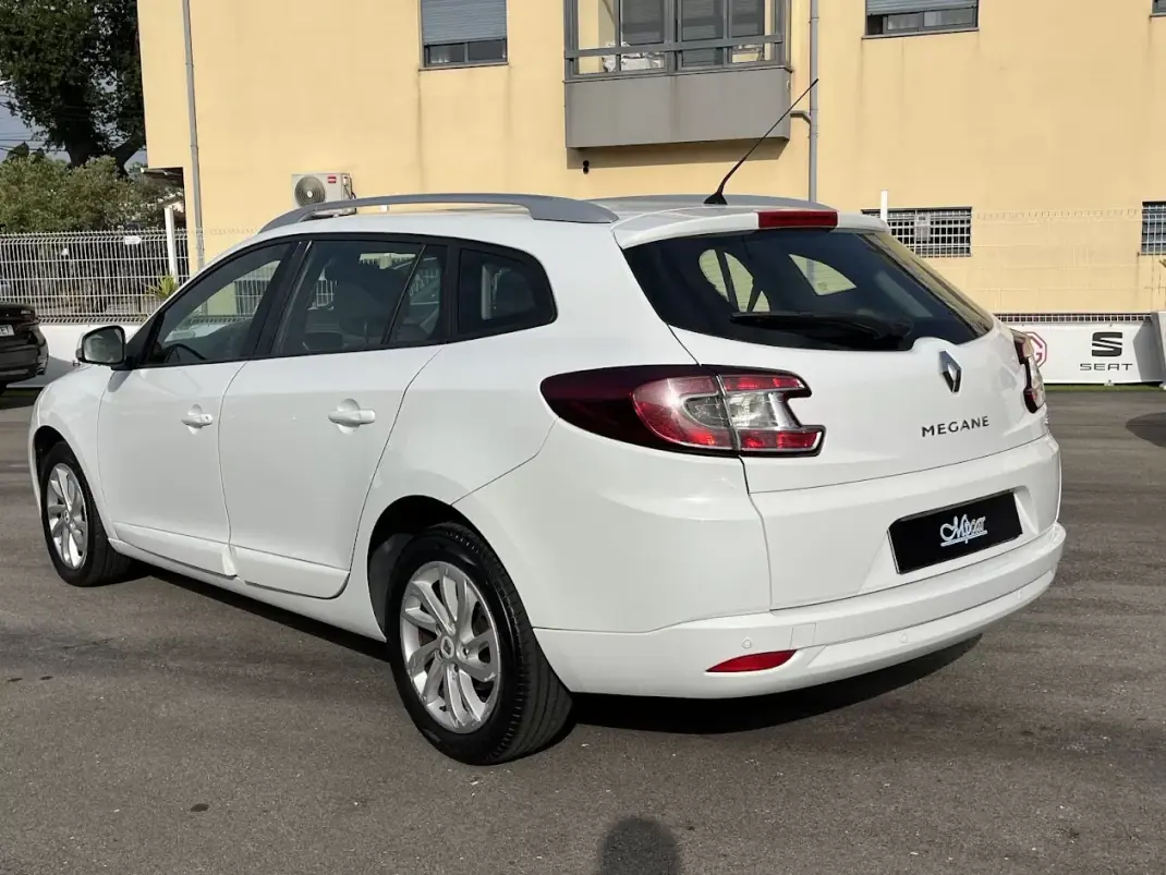 Renault Mégane Sport Tourer 2012 - 6950 EUR, 227000 km - AUTO.MOTO.pt - 227000km - foto 7 de 36