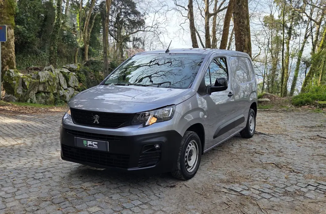 Peugeot PARTNER PREMIUM C/IVA 3L 1.5BLUEHDI 2023 - 14450 EUR, 144000 km - AUTO.MOTO.pt - 144000km - foto 4 de 13