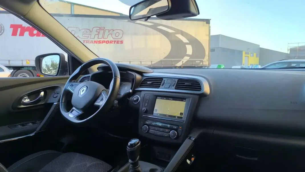 Renault Kadjar 2017 - 12500 EUR, 93000 km - 93000km - foto 15 de 15