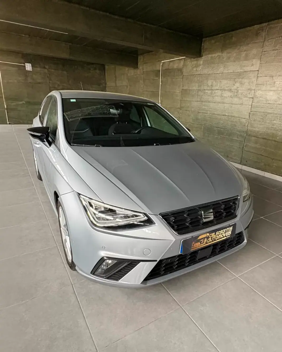 SEAT Ibiza 2024 - 17500 EUR, 48300 km - AUTO.MOTO.pt - 48300km - foto 1 de 12