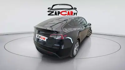 Tesla Model Y 2023 — foto 5 de 16