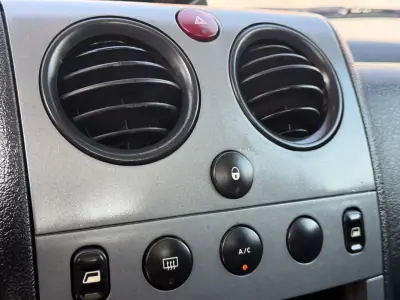 Peugeot 2006 - 5450 EUR, 149000 km - AUTO.MOTO.pt - 149000km - foto 10 de 12