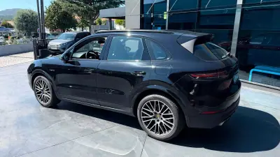 Porsche Cayenne 2020 - 54900 EUR, 160000 km - AUTO.MOTO.pt - 160000km - foto 4 de 14