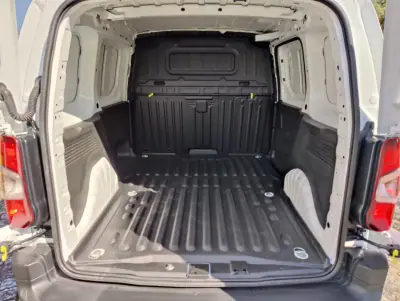 Citroën Berlingo 1.5 Bluehdi M Clube 102cv 2021 - 12990 EUR, 156055 km - AUTO.MOTO.pt - 156055km - foto 10 de 10