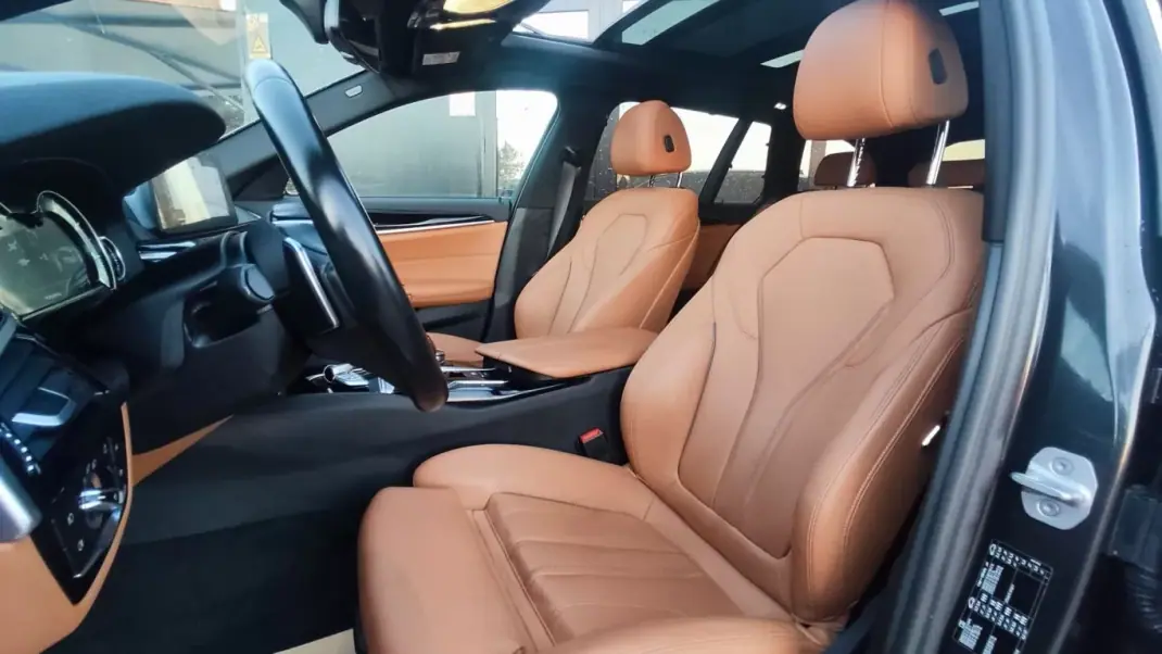 BMW 520 2018 - 29990 EUR, 130000 km - AUTO.MOTO.pt - 130000km - foto 5 de 43