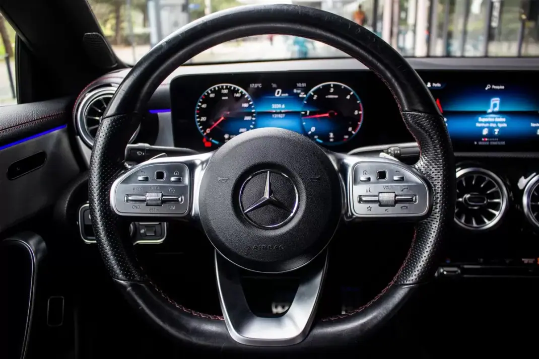 Mercedes-Benz CLA 180 2023 - 31750 EUR, 131927 km - AUTO.MOTO.pt - 131927km - foto 13 de 40