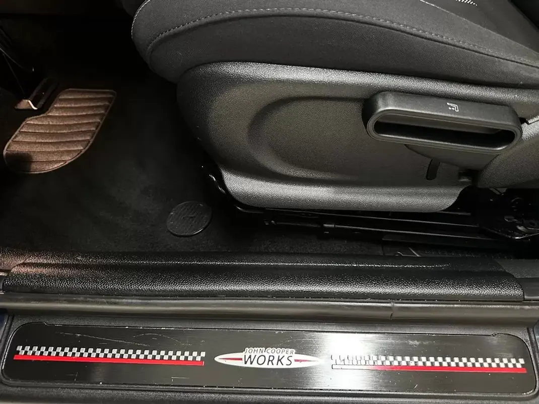 MINI 1000 2017 - 15500 EUR, 99980 km - AUTO.MOTO.pt - 99980km - foto 14 de 20