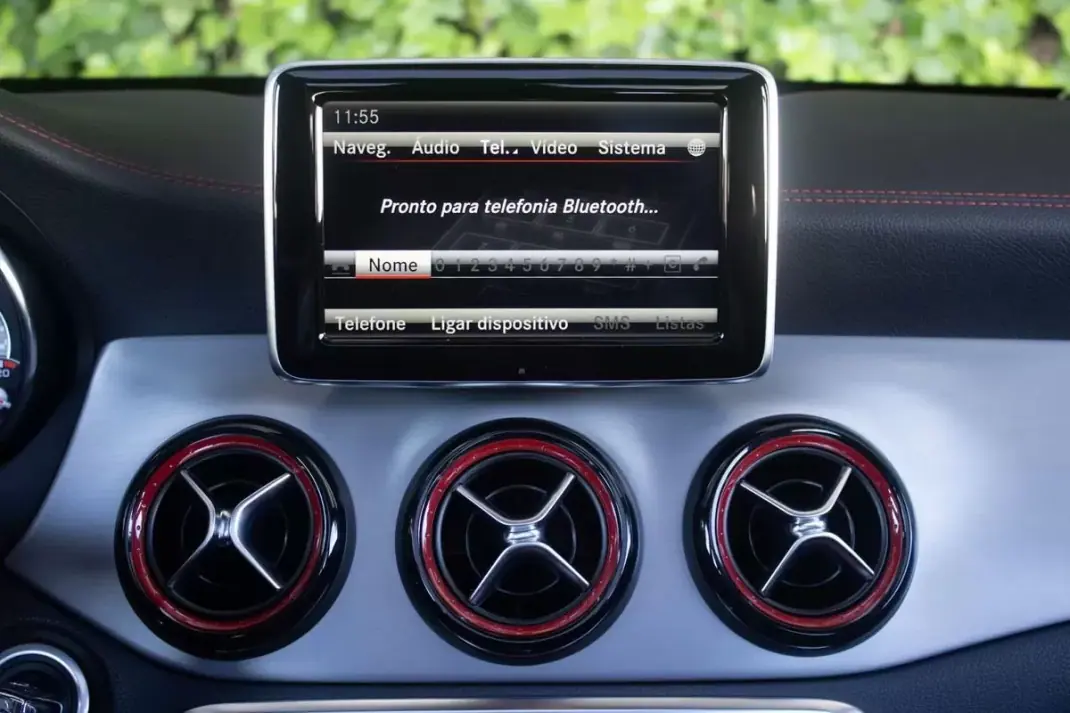 Mercedes-Benz GLA 45 AMG 2015 - 34900 EUR, 49200 km - AUTO.MOTO.pt - 49200km - foto 18 de 20