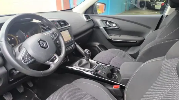 Renault Kadjar 2015 - 11900 EUR, 165000 km - AUTO.MOTO.pt - 165000km - foto 9 de 15