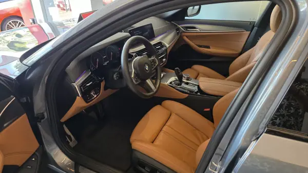 BMW 530 2019 - 19900 EUR, 298200 km - AUTO.MOTO.pt - 298200km - foto 6 de 57