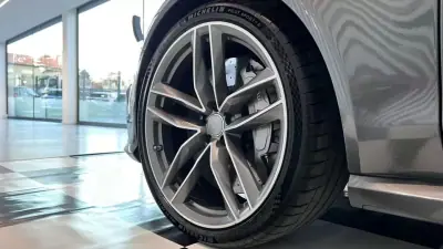 Audi RS6 Avant 2014 - 59990 EUR, 139435 km - AUTO.MOTO.pt - 139435km - foto 10 de 22