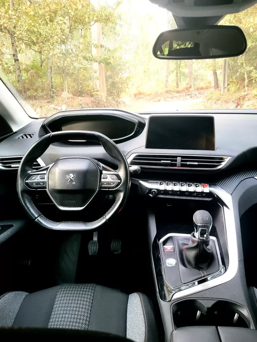 Peugeot 3008 2017 - 16990 EUR, 161440 km - AUTO.MOTO.pt - 161440km - foto 15 de 23