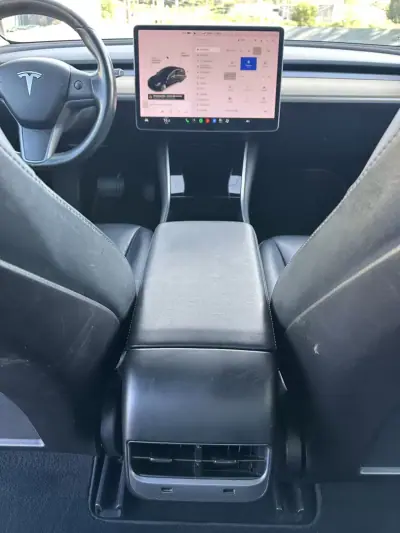 Tesla Model 3 2019 - 19900 EUR, 270000 km - AUTO.MOTO.pt - 270000km - foto 46 de 53