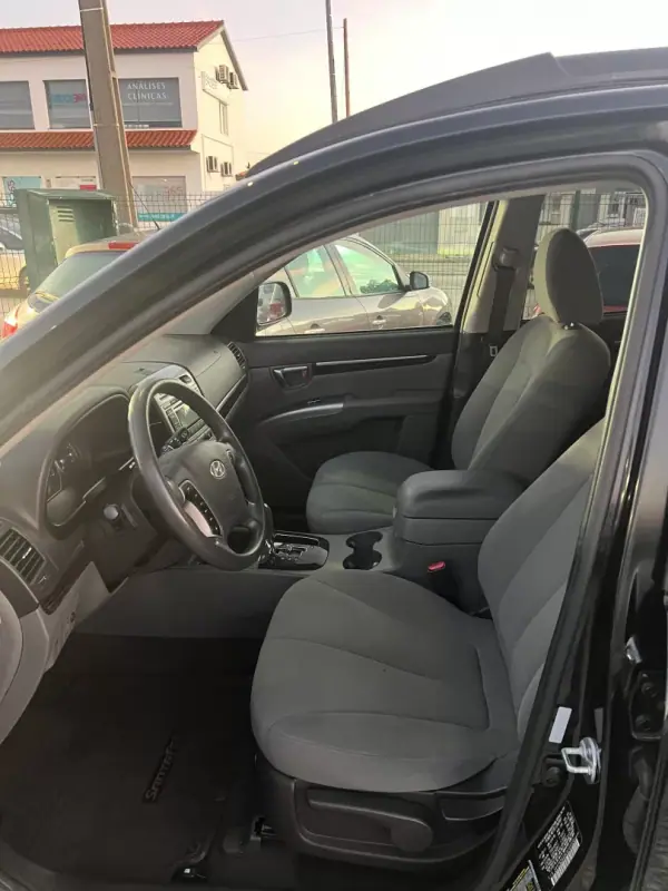 Hyundai Santa Fe 2012 - 12899 EUR, 117000 km - AUTO.MOTO.pt - 117000km - foto 6 de 8