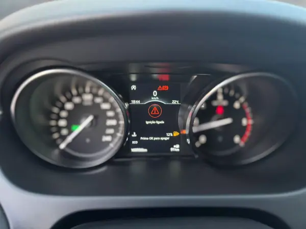 Land Rover Discovery Sport 2018 - 23900 EUR, 100950 km - AUTO.MOTO.pt - 100950km - foto 4 de 19