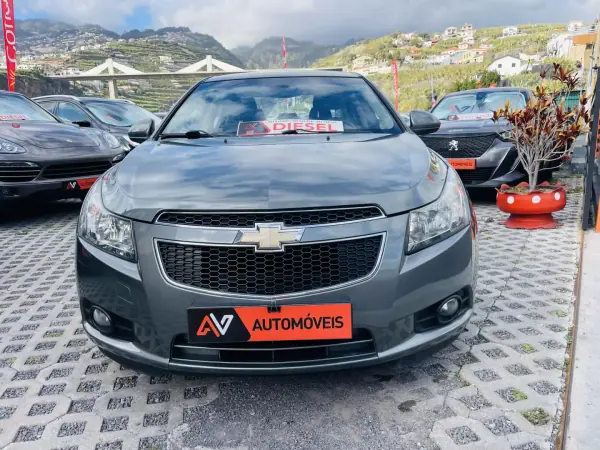 Chevrolet Cruze 2009 - 5250 EUR, 230326 km - AUTO.MOTO.pt - 230326km - foto 2 de 12