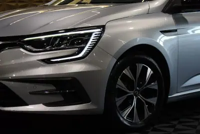 Renault Mégane Sport Tourer 2021 - 15290 EUR, 168000 km - AUTO.MOTO.pt - 168000km - foto 2 de 30