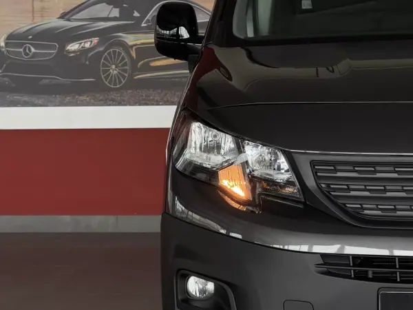 Peugeot PARTNER GIRAFON 2022 - 16990 EUR, 79102 km - AUTO.MOTO.pt - 79102km - foto 4 de 19