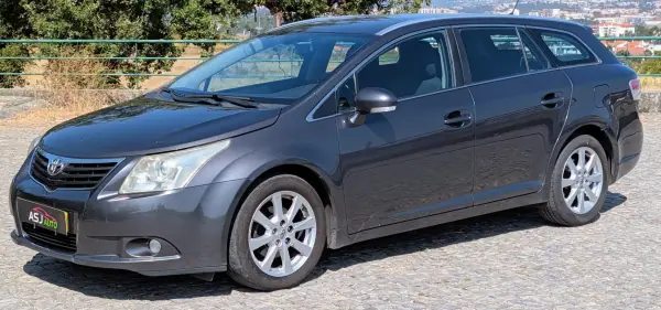Toyota Avensis SW 2010 - 6900 EUR, 274056 km - AUTO.MOTO.pt - 274056km - foto 5 de 21