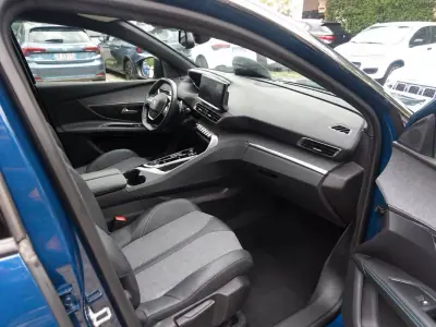 Peugeot 5008 2023 — foto 6 de 9