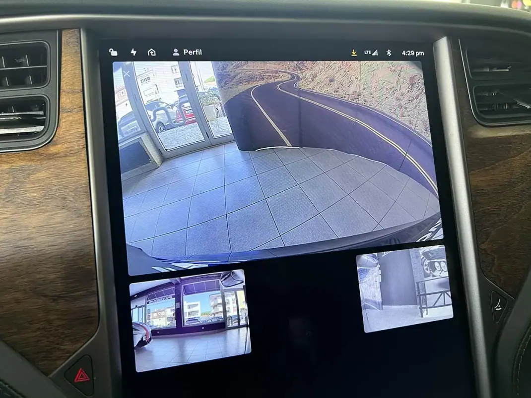 Tesla Model S 2020 - 46800 EUR, 44110 km - 44110km - foto 18 de 25