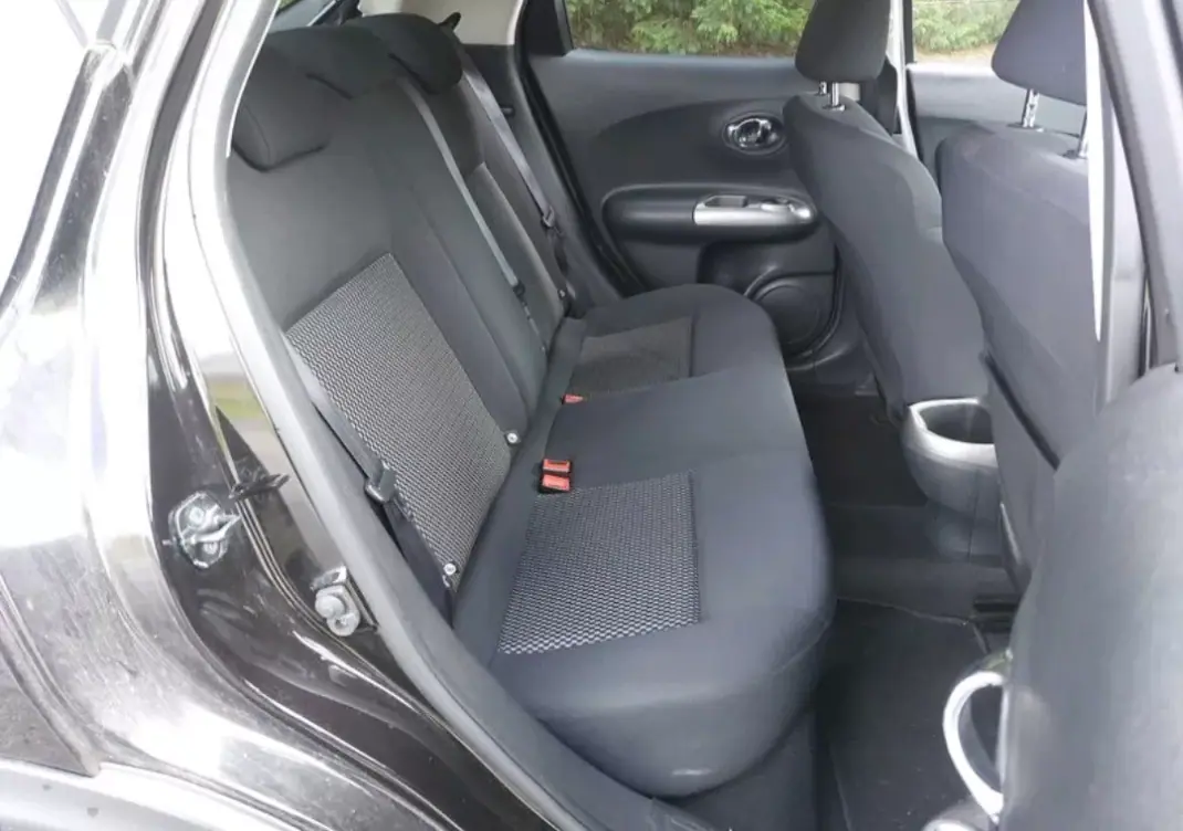 Nissan Juke 2016 - 10900 EUR, 111900 km - AUTO.MOTO.pt - 111900km - foto 4 de 7