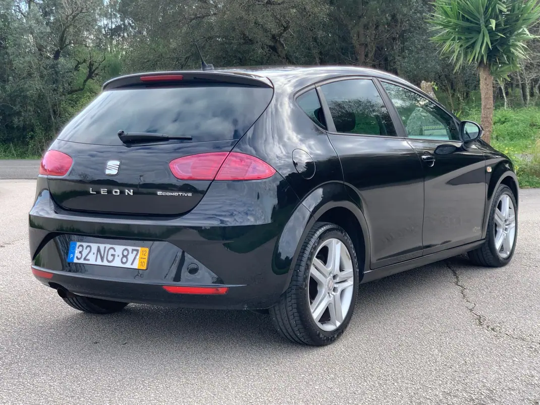 SEAT Leon 2012 - 7150 EUR, 132560 km - AUTO.MOTO.pt - 132560km - foto 5 de 15