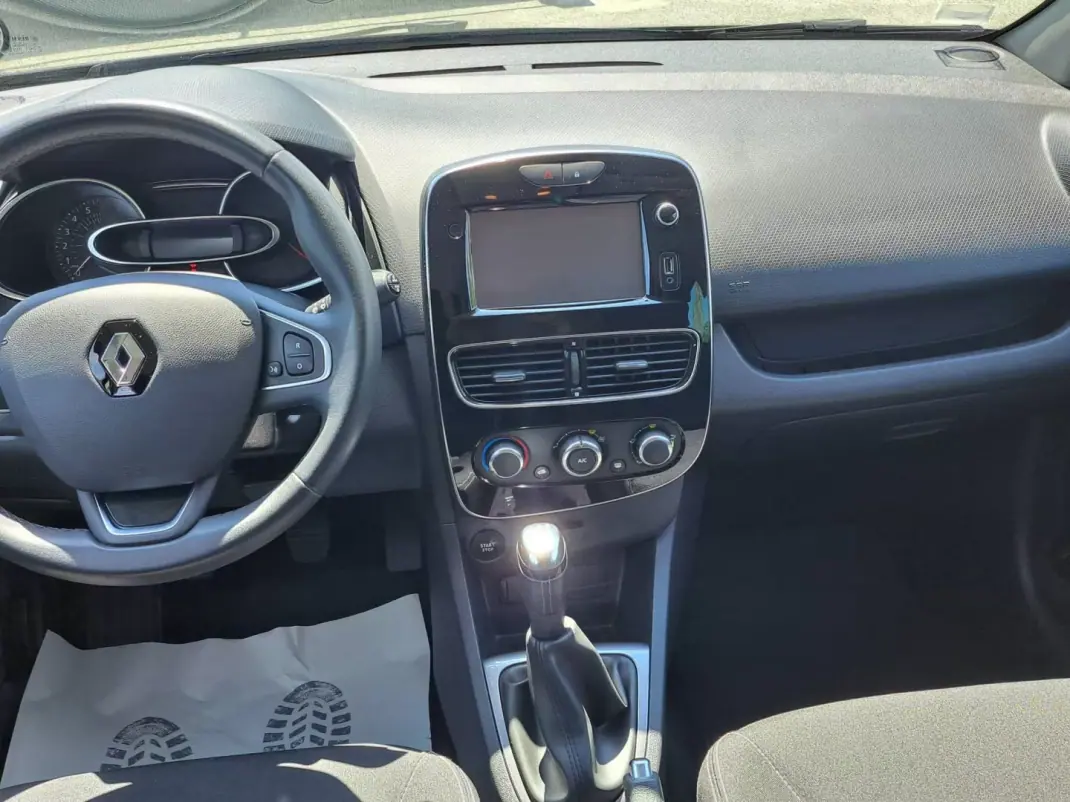 Renault Clio 2017 - 10950 EUR, 112648 km - 112648km - foto 11 de 45