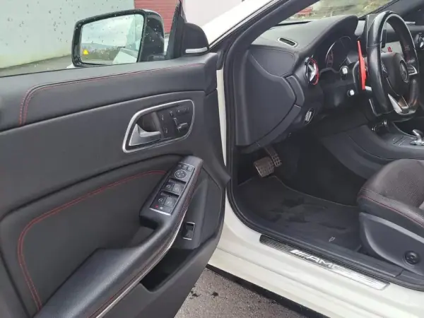 Mercedes-Benz CLA 45 AMG 2015 - 29990 EUR, 129249 km - AUTO.MOTO.pt - 129249km - foto 17 de 33