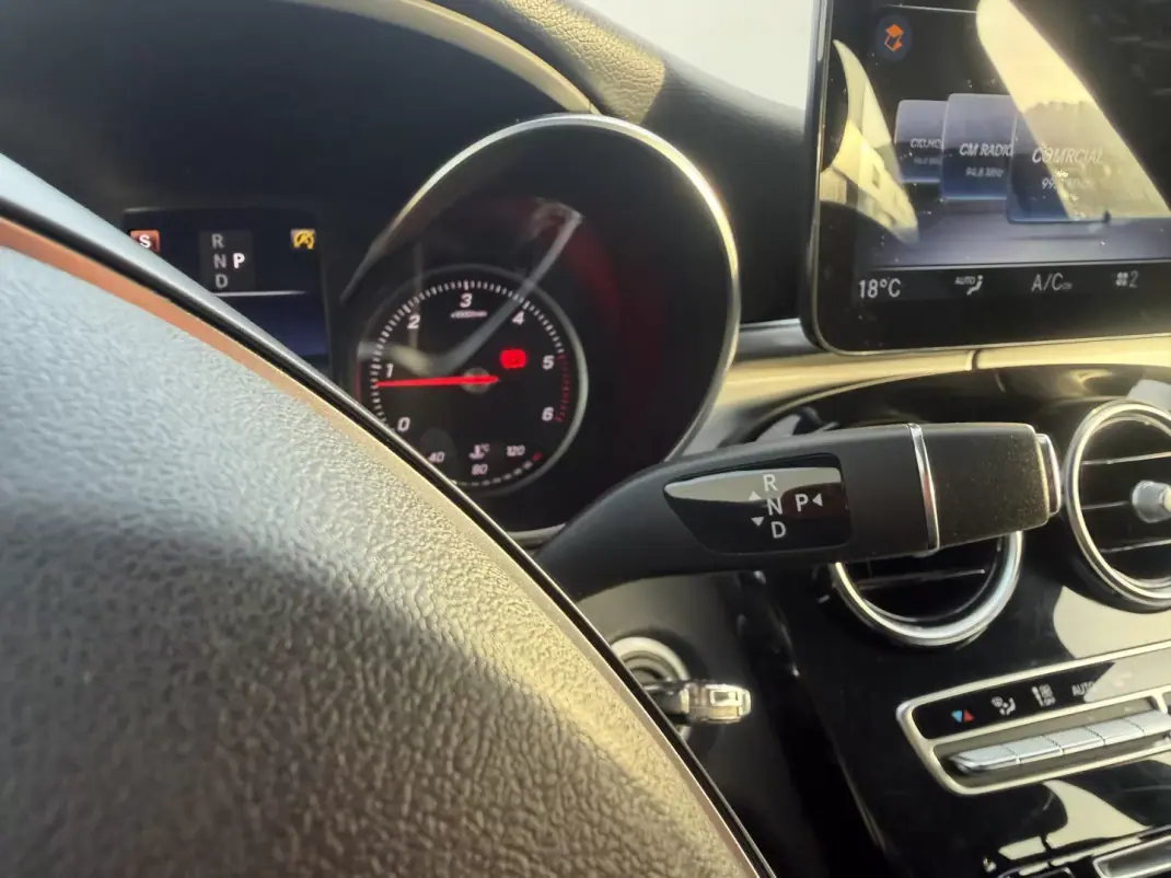 Mercedes-Benz C 250 2018 - 24500 EUR, 173000 km - AUTO.MOTO.pt - 173000km - foto 17 de 21