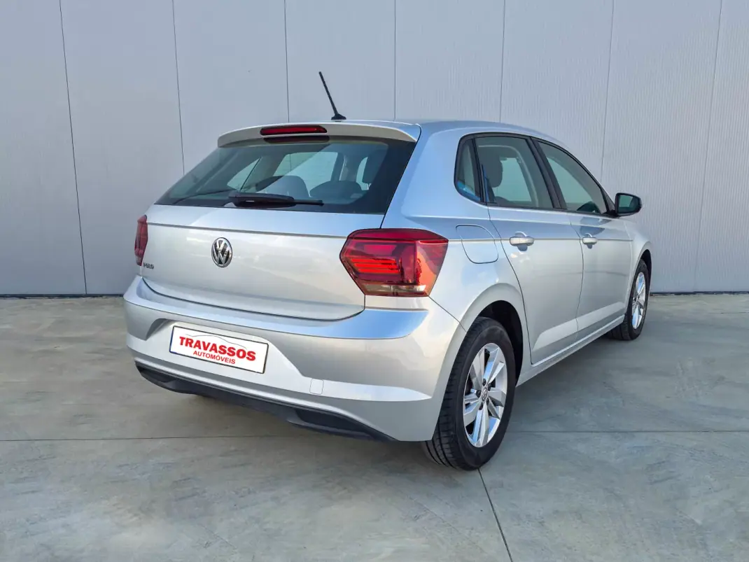 Volkswagen Polo 2018 - 12900 EUR, 99947 km - AUTO.MOTO.pt - 99947km - foto 3 de 11