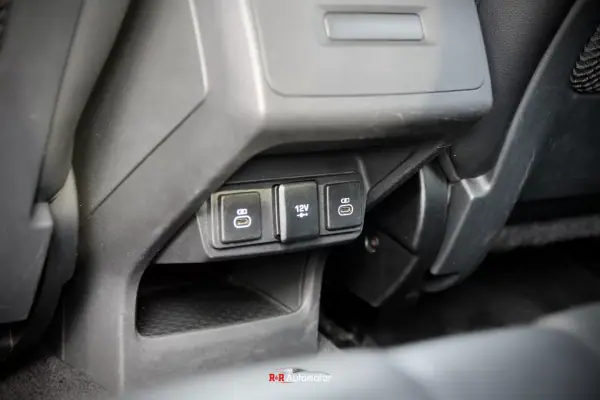 Jaguar I-Pace 2022 - 29900 EUR, 99000 km - AUTO.MOTO.pt - 99000km - foto 43 de 44