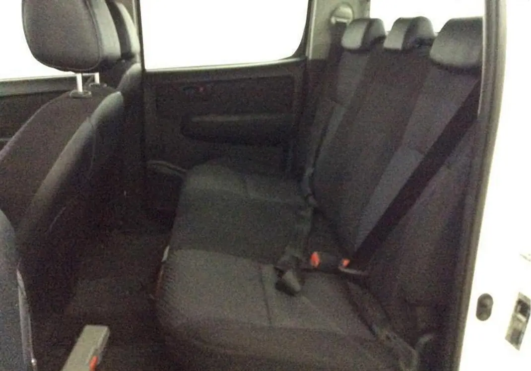 Toyota Hilux 2014 - 7000 EUR, 90000 km - 90000km - foto 5 de 7