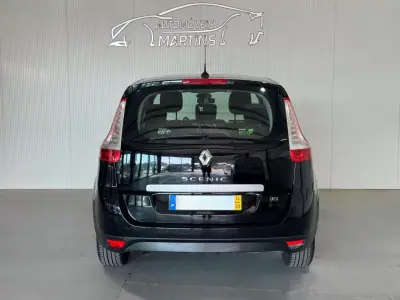 Renault Grand Scénic 2014 - 7990 EUR, 308370 km - AUTO.MOTO.pt - 308370km - foto 8 de 20
