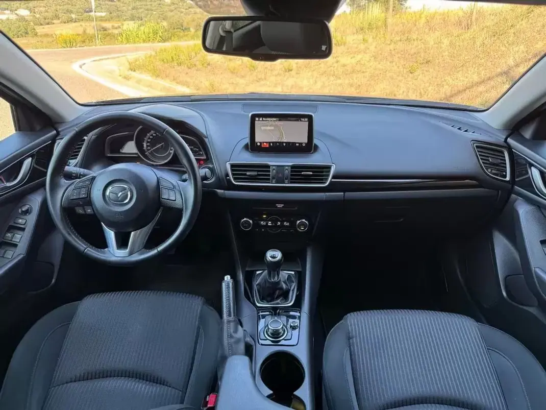 Mazda 3 2015 - 11950 EUR, 50000 km - 50000km - foto 11 de 20