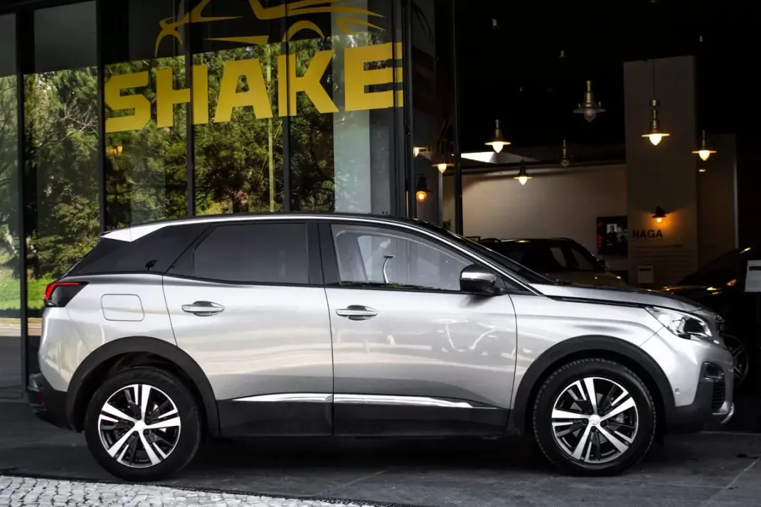 Peugeot 3008 2018 - 16890 EUR, 127901 km - AUTO.MOTO.pt - 127901km - foto 11 de 43
