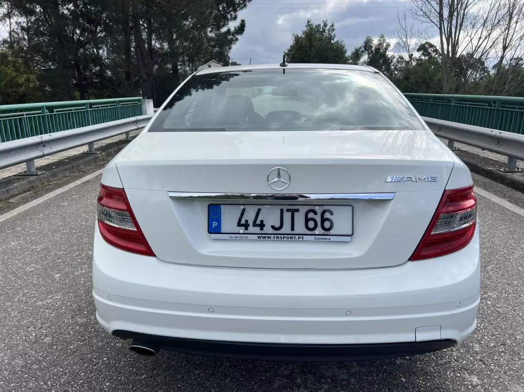 Mercedes-Benz C 250 2010 - 14950 EUR, 140152 km - AUTO.MOTO.pt - 140152km - foto 6 de 8