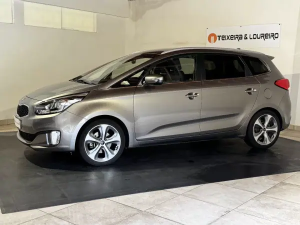 Kia Carens 2016 - 16500 EUR, 115211 km - AUTO.MOTO.pt - 115211km - foto 4 de 26