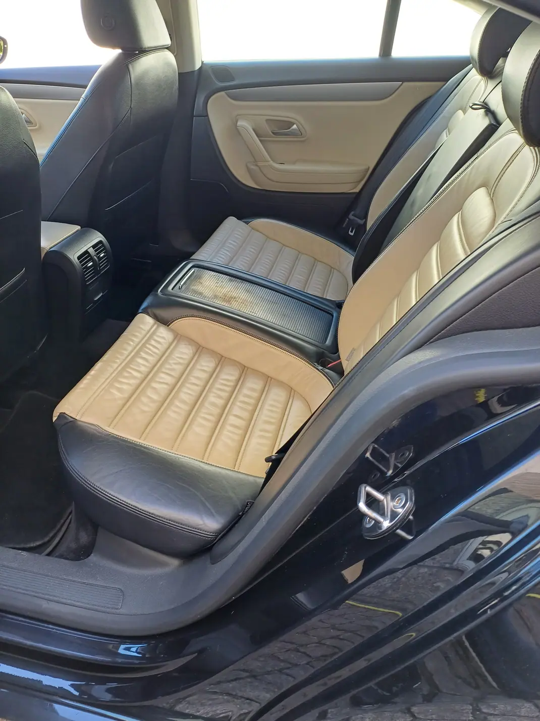 Volkswagen Passat CC 2008 - 10000 EUR, 263000 km - AUTO.MOTO.pt - 263000km - foto 3 de 13