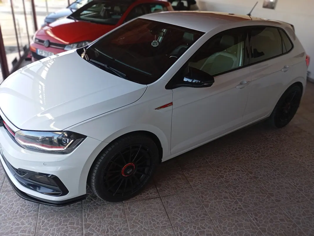 Volkswagen Polo 2018 - 21999 EUR, 176047 km - AUTO.MOTO.pt - 176047km - foto 7 de 13