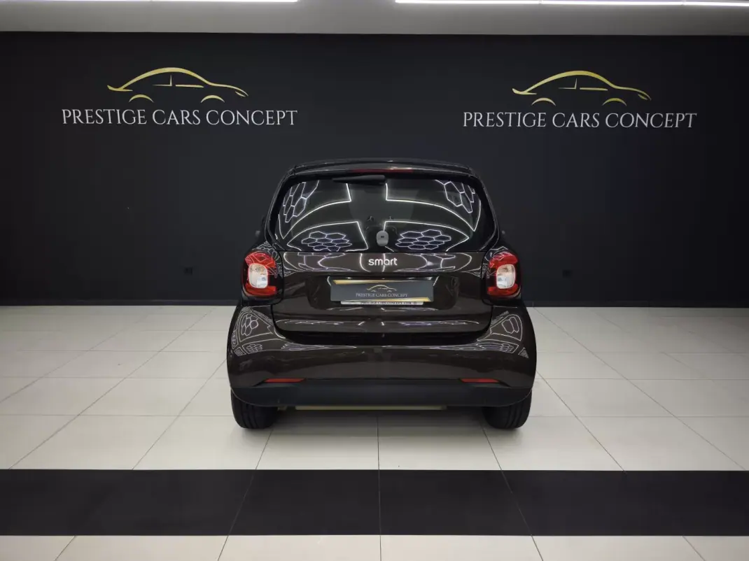 Smart ForTwo Coupé 2018 - 13450 EUR, 110509 km - AUTO.MOTO.pt - 110509km - foto 4 de 33