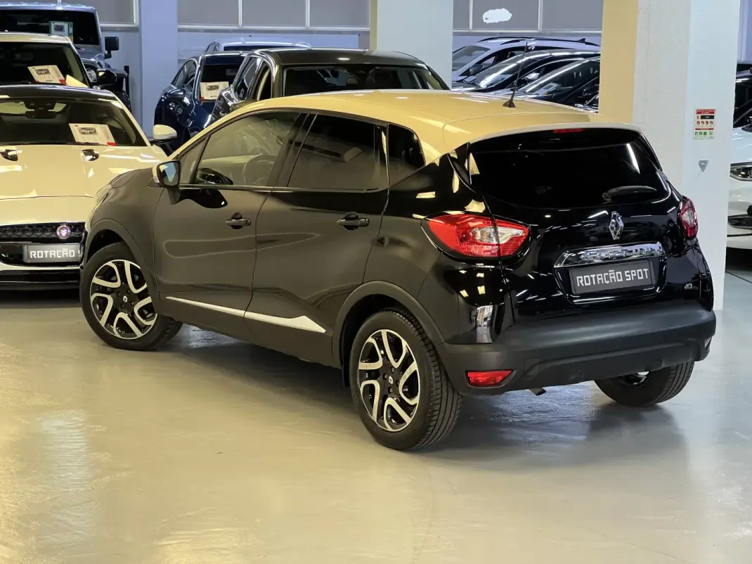 Renault Captur 2015 - 10990 EUR, 150000 km - 150000km - foto 15 de 36