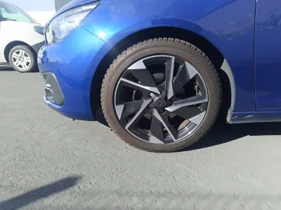 Peugeot 308 2018 - 12900 EUR, 219000 km - AUTO.MOTO.pt - 219000km - foto 9 de 23