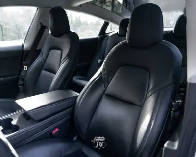 Tesla Model 3 2022 - 32990 EUR, 121900 km - AUTO.MOTO.pt - 121900km - foto 18 de 36