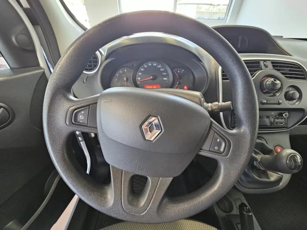 Renault Kangoo 2018 - 11750 EUR, 89756 km - 89756km - foto 6 de 15