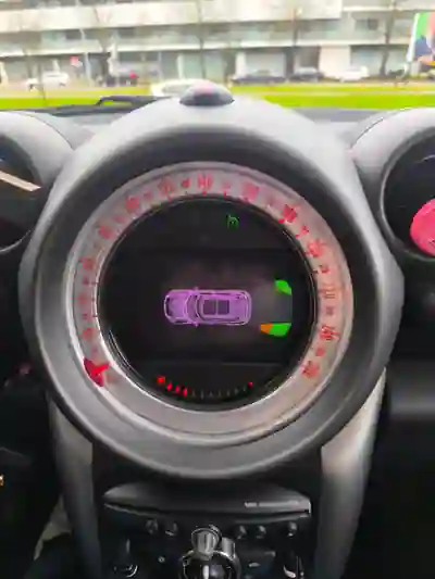 MINI Countryman 2012 - 7350 EUR, 262000 km - AUTO.MOTO.pt - 262000km - foto 2 de 16